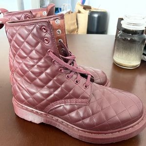GORGEOUS ladies quilted doc martens size 9/10 (eur 41)